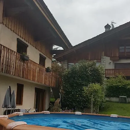 Chaleureux 2 Pieces Avec Terrasse A Сеез